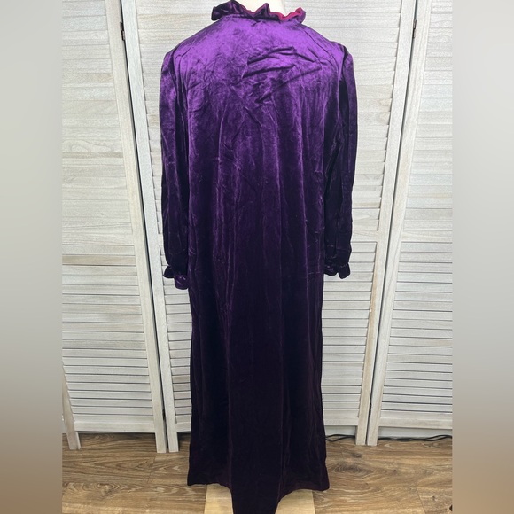LADY LISANNE Vintage Velour Nightgown Purple/Magenta- - Picture 3 of 5